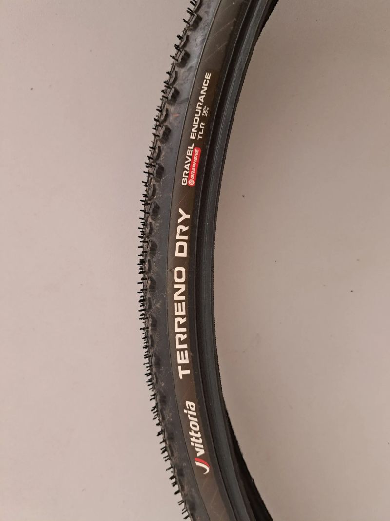 Gravel plaste Vittoria terreno (dry + mix)