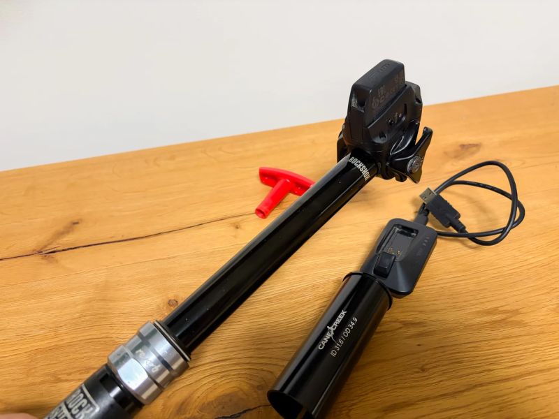 Teleskopická sedlovka RockShox Reverb AXS