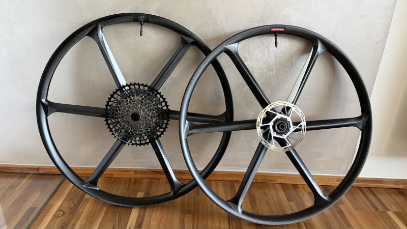 Loukoťová karbonová kola -Bike Ahead Composites BiTurbo Gravel / Cross (E-Road)