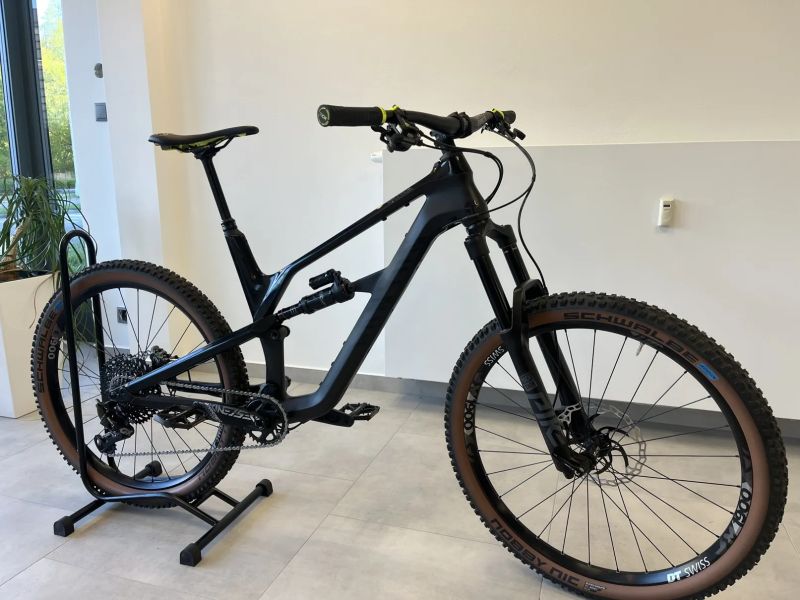 Canyon Spectral CF 7 zánovní L