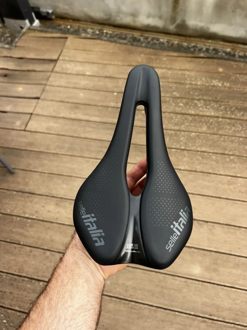 Silniční sedlo Selle Italia NOVUS BOOST EVO SuperFlow Ti