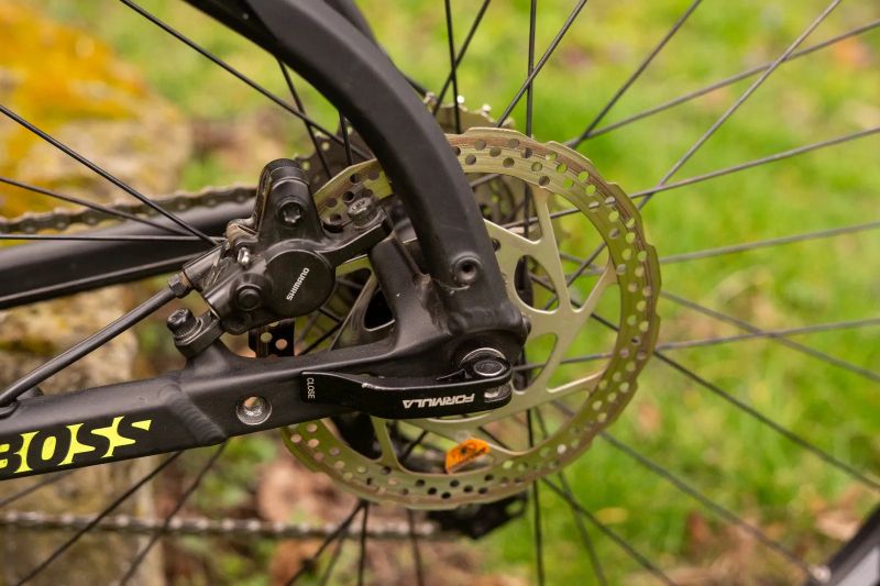 Horské elektrokolo DEMA – Bosch Performance CX 