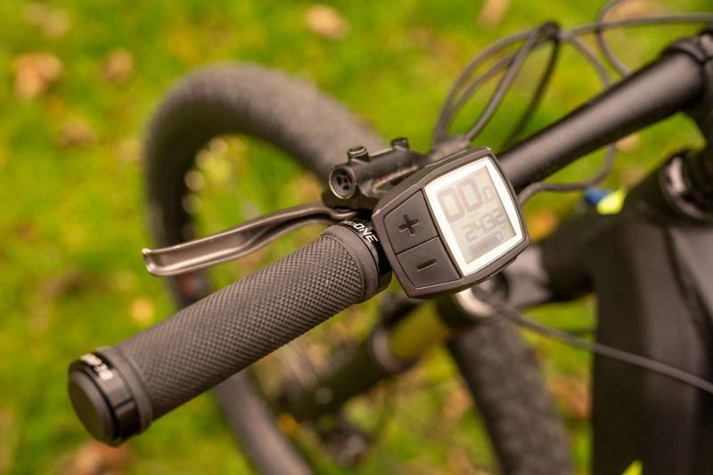 Horské elektrokolo DEMA – Bosch Performance CX 