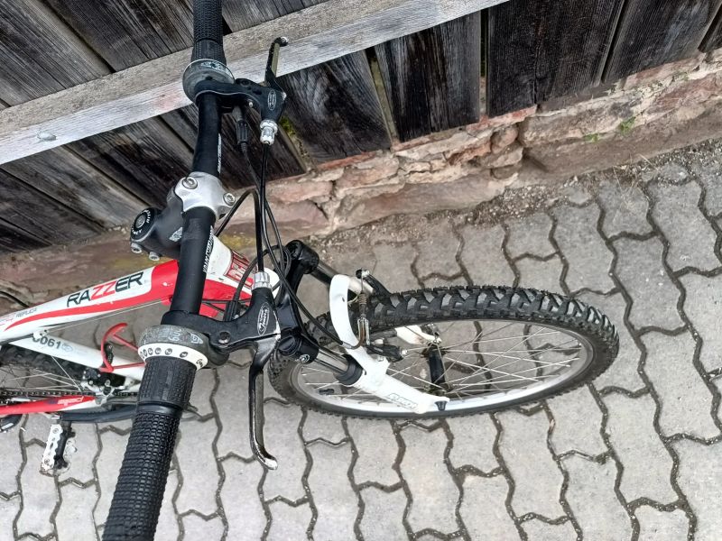 Pells Razzer 24 Replica