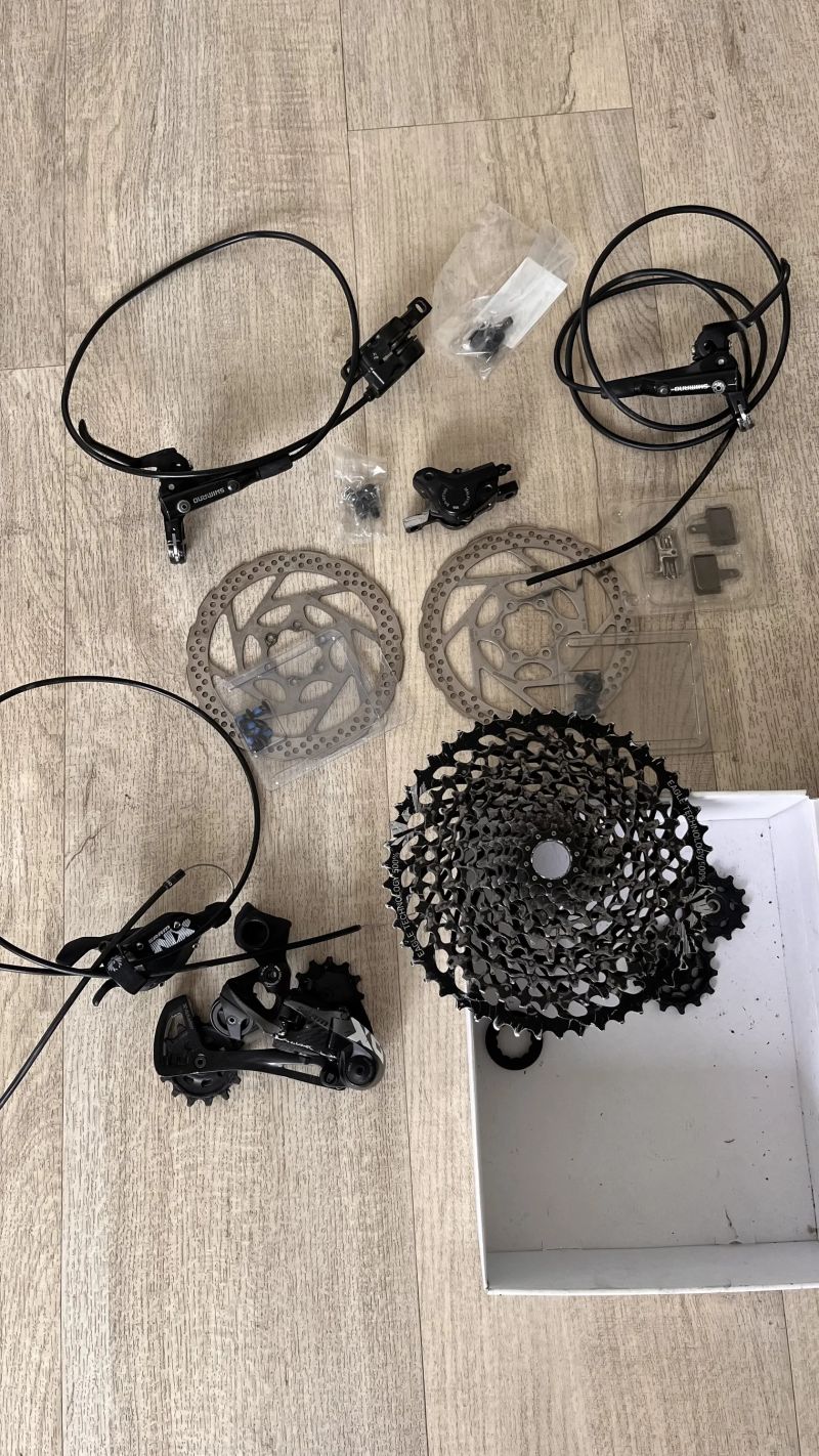 set přehazovačka sram x01, řazení sram nx, kazeta sram gx, brzdy L+P s kotouči shimano mt-501