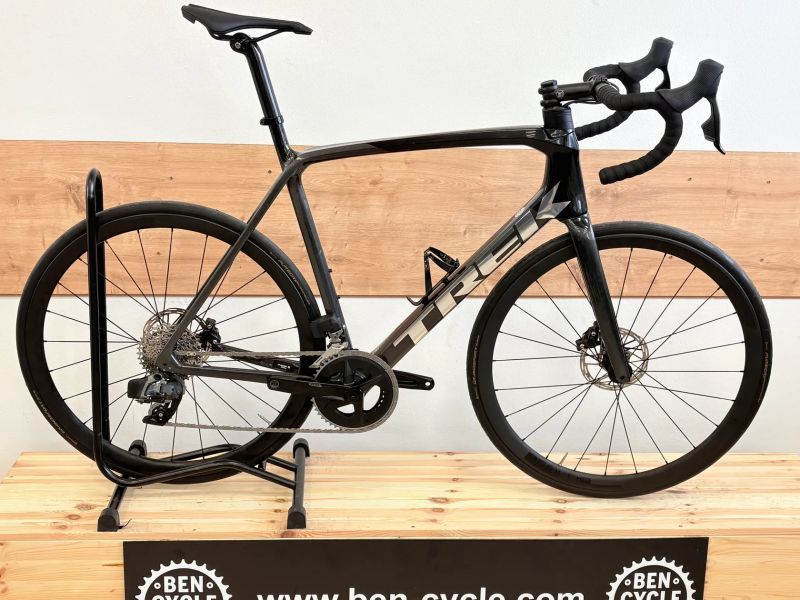 Trek Emonda - Axs - wattmetr - karbonová kola bontrager