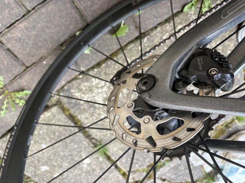 Prodám karbonovou rámovou sadu YOEL R12 ve velikosti 47 cm (XS)