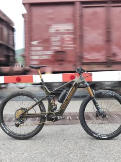 Crussis Legend 68 vel.L (19")