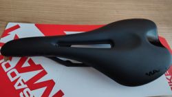 Sedlo Max1 Evo Carbon Hole