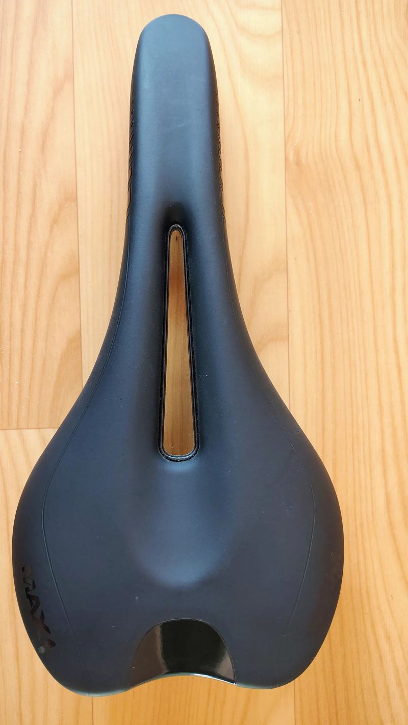 Sedlo Max1 Evo Carbon Hole