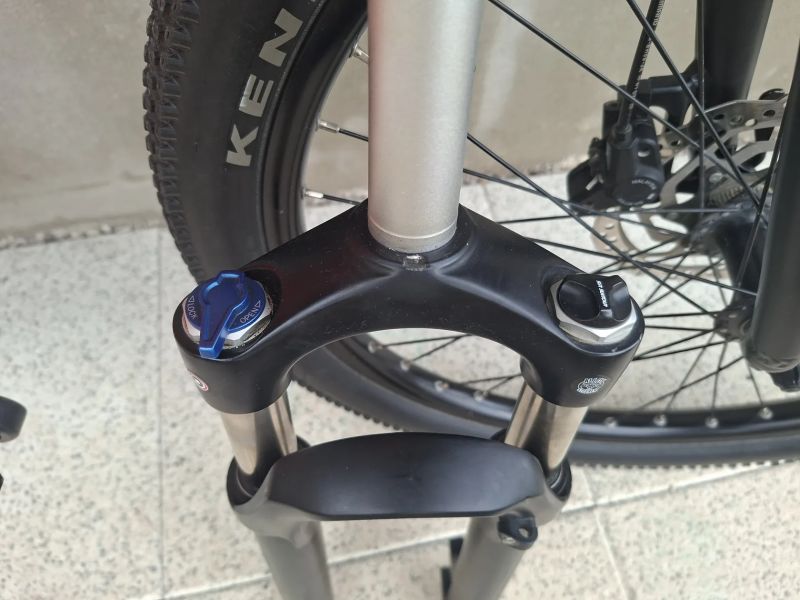 Orbea 24 Team, vzduchová + pevná vidlice, Deore 1x10 