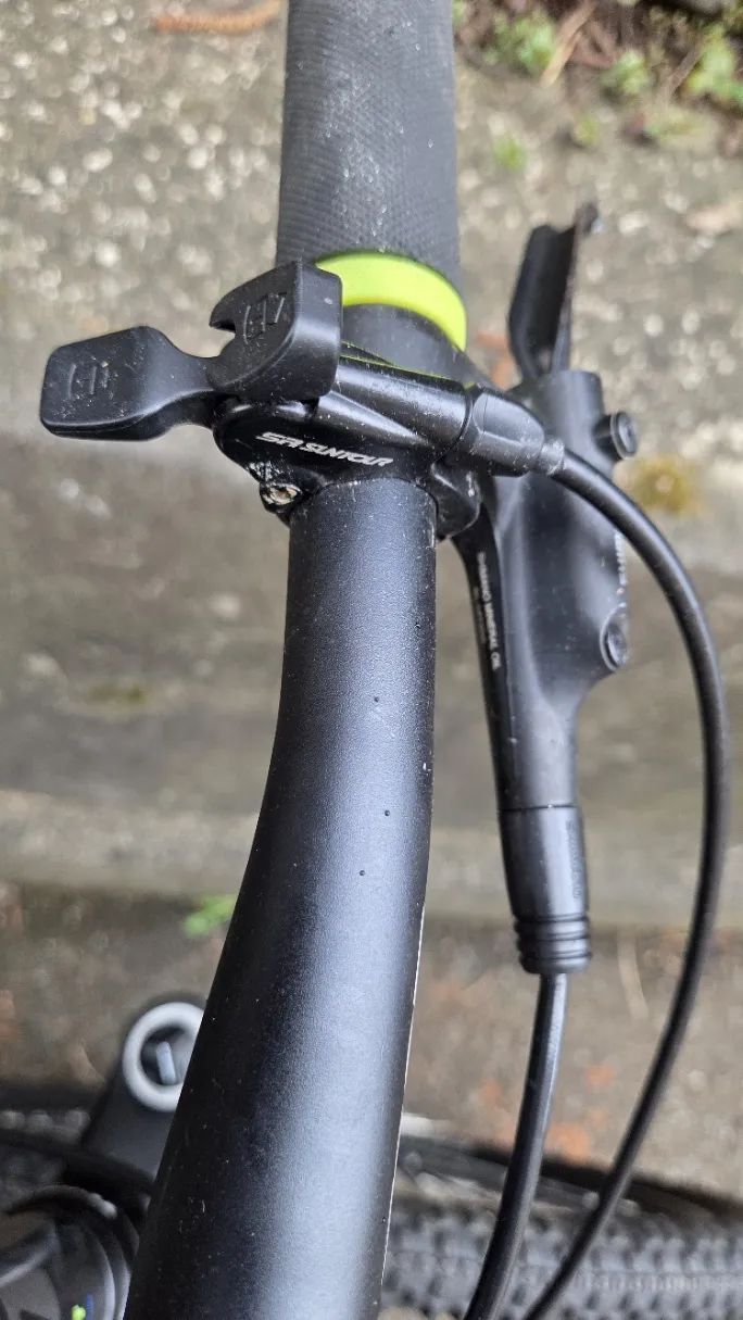 Juniorské kolo MAXBIKE 26" Černo/MODRÉ – Deore, vzduchová vidlice, 11–46 kazeta