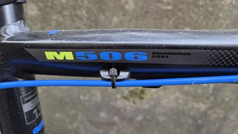 Juniorské kolo MAXBIKE 26" Černo/MODRÉ – Deore, vzduchová vidlice, 11–46 kazeta