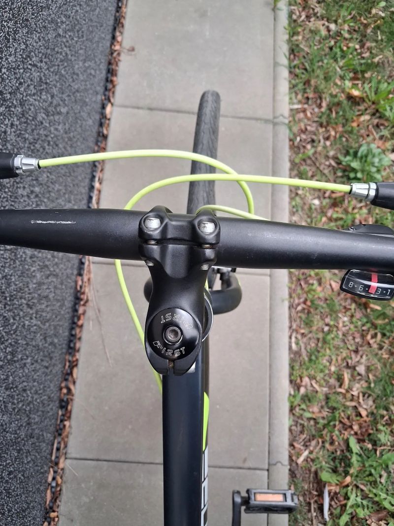 Core Razor WX2 26"+ helma Specialized zdarma