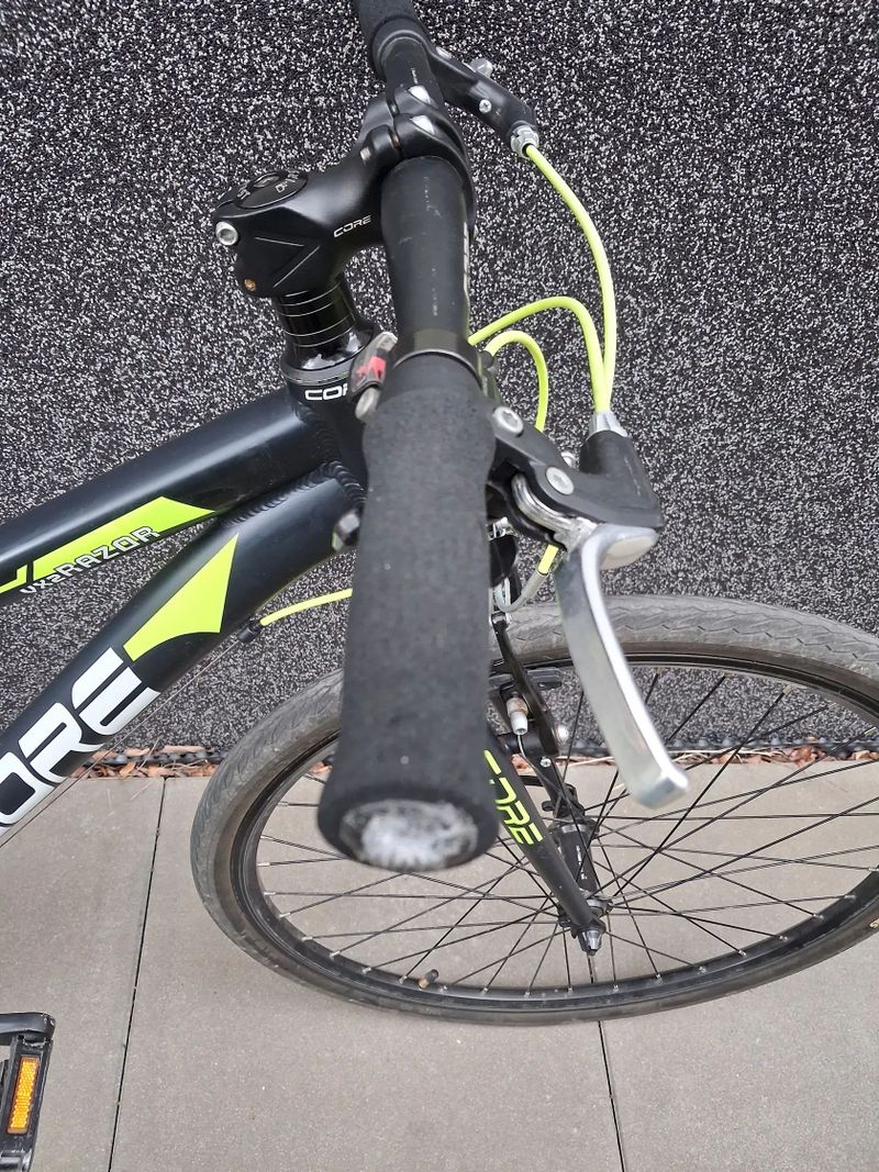 Core Razor WX2 26"+ helma Specialized zdarma