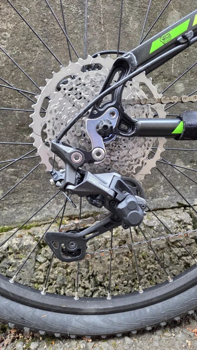 Juniorské kolo MAXBIKE 26" Černo/ZELENÉ – Deore, vzduchová vidlice, 11–46 kazeta