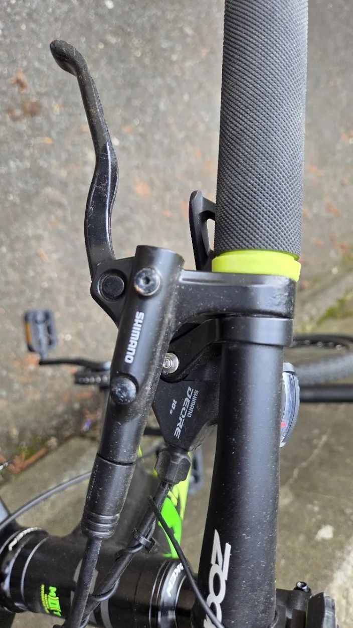 Juniorské kolo MAXBIKE 26" Černo/ZELENÉ – Deore, vzduchová vidlice, 11–46 kazeta