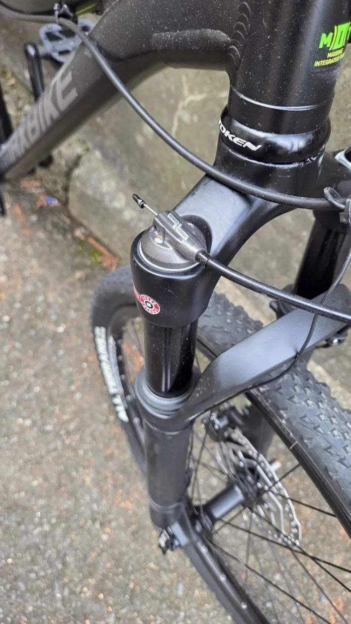 Juniorské kolo MAXBIKE 26" Černo/ZELENÉ – Deore, vzduchová vidlice, 11–46 kazeta