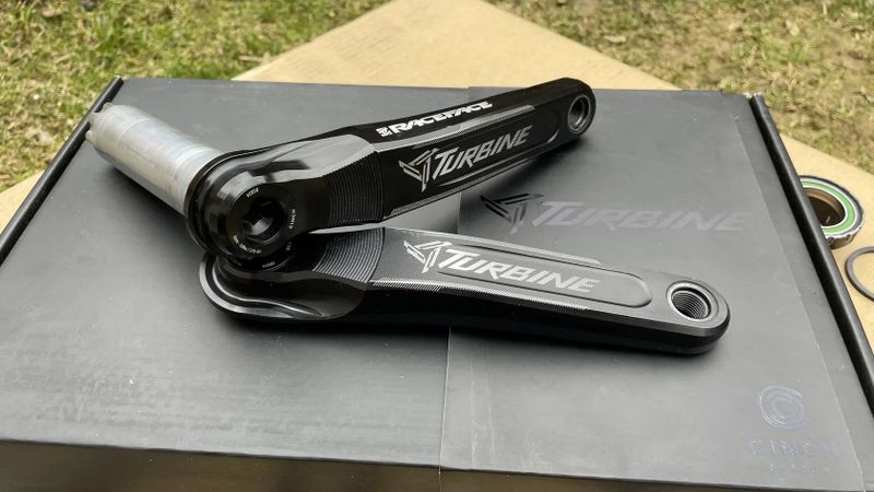 Race Face Turbine 170 + střed Hope + 2x převodník