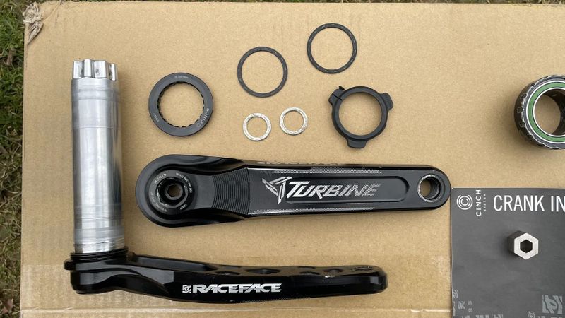 Race Face Turbine 170 + střed Hope + 2x převodník