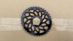 Absolute Black ovál CX 36z