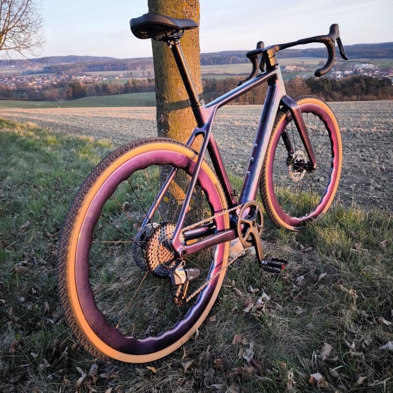 Karbon gravel 9,5 kg bezdrát 1×13 karbon kola TOP stav