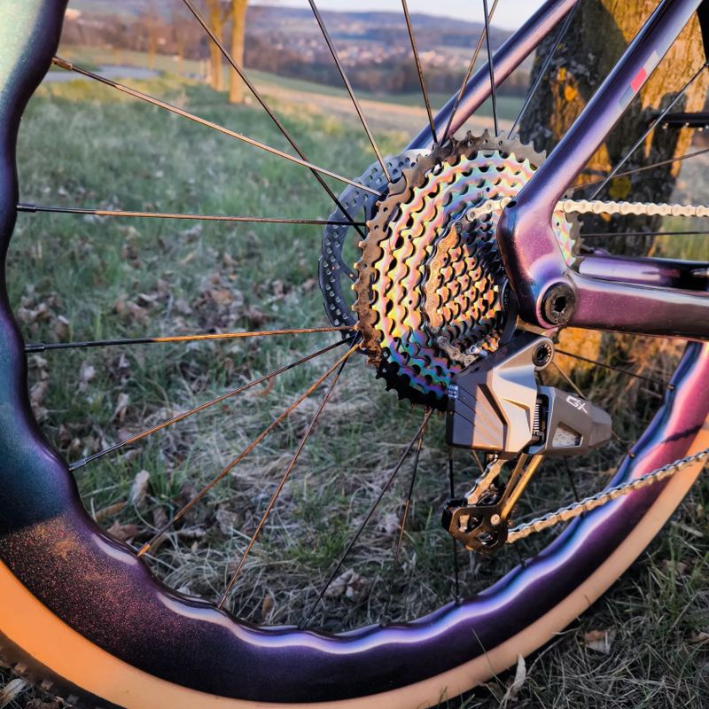 Karbon gravel 9,5 kg bezdrát 1×13 karbon kola TOP stav