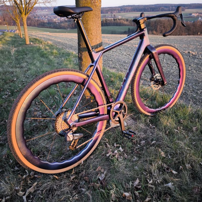 Karbon gravel 9,5 kg bezdrát 1×13 karbon kola TOP stav