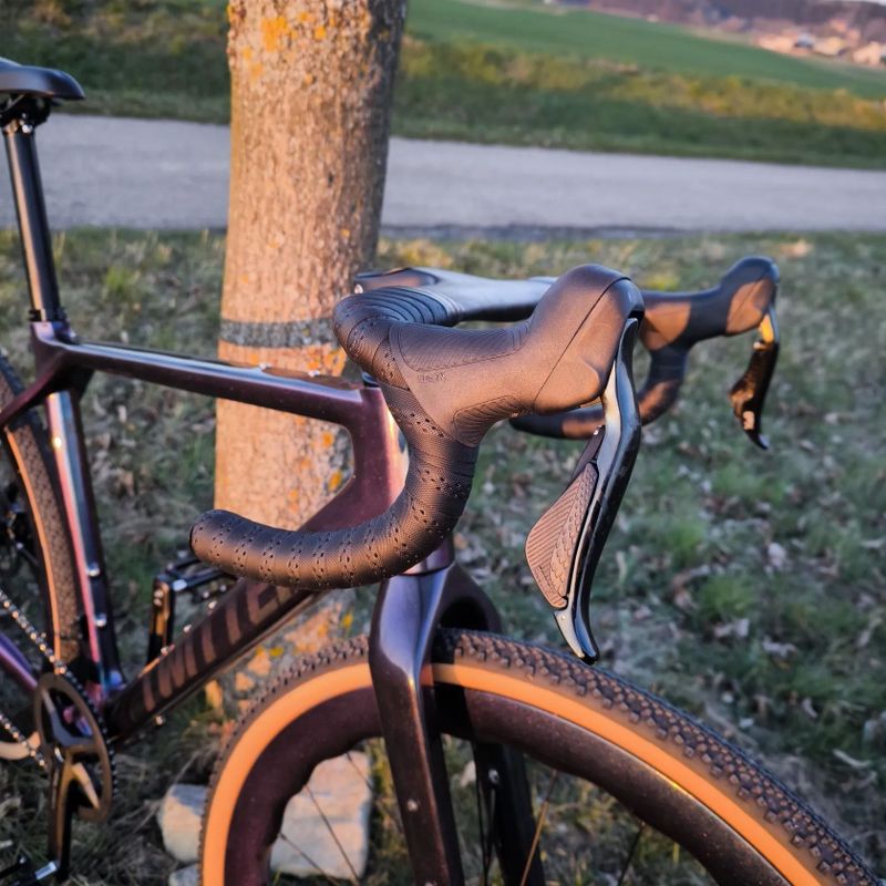 Karbon gravel 9,5 kg bezdrát 1×13 karbon kola TOP stav