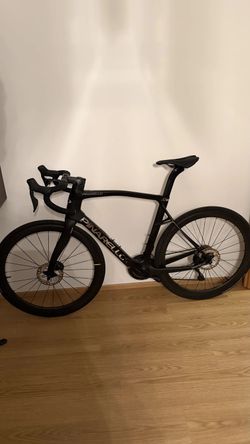 Pinarello X5 2025 + 2x2 karbonové kola v cene