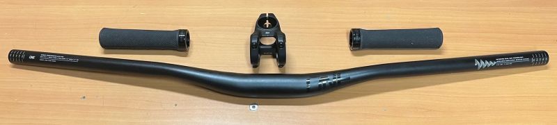 Řídítka a představec OneUp - nové