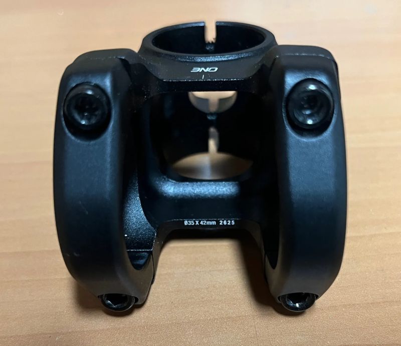 Řídítka a představec OneUp - nové