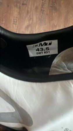 DMT přenechám minimálně použité silniční tretry s karbonovou podrážkou velikost 43,5