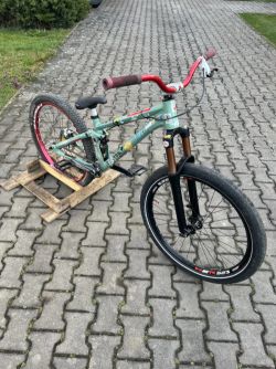 Slopestyle kolo Canyon Stitched 720 pro