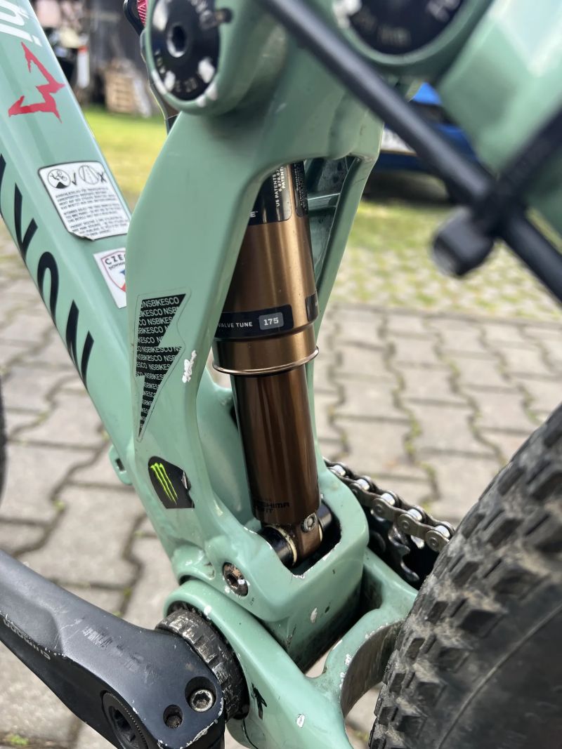 Slopestyle kolo Canyon Stitched 720 pro