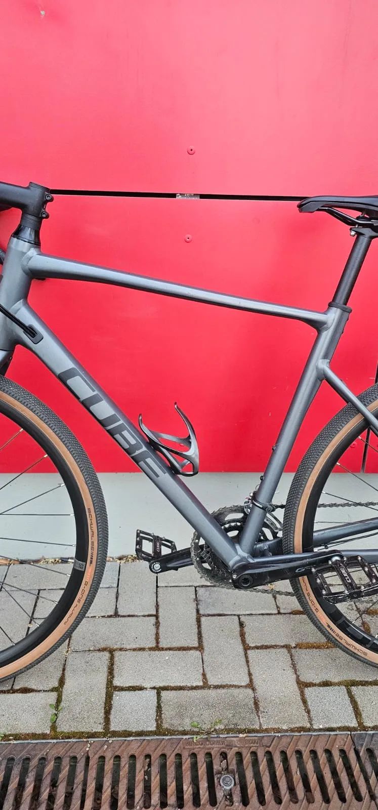 Cube Nuroad race Grau