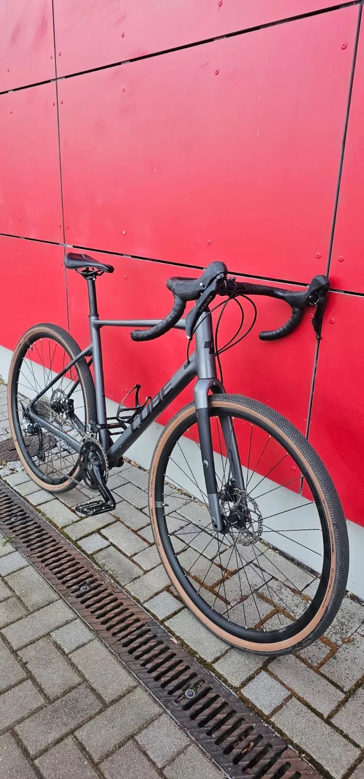 Cube Nuroad race Grau