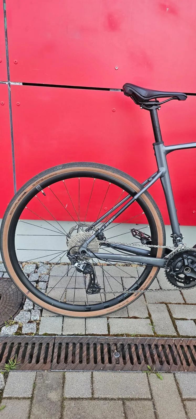 Cube Nuroad race Grau