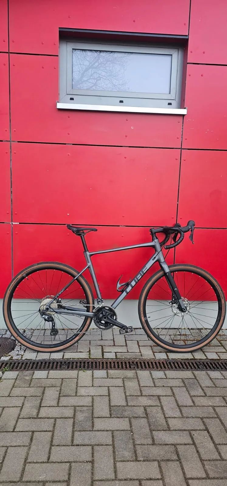 Cube Nuroad race Grau