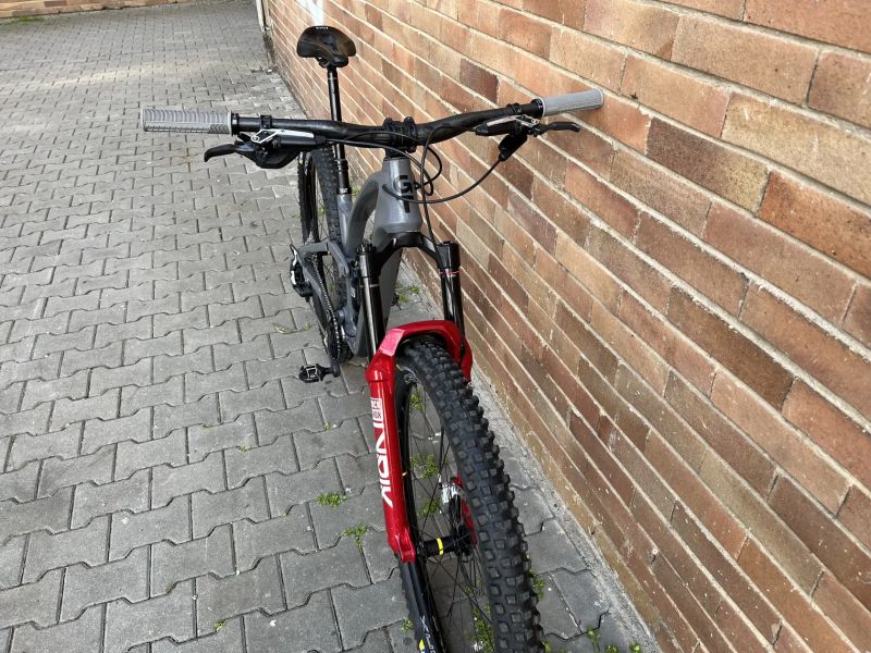 Prodám GT Sensor Carbon – TOP custom build (vel. M)