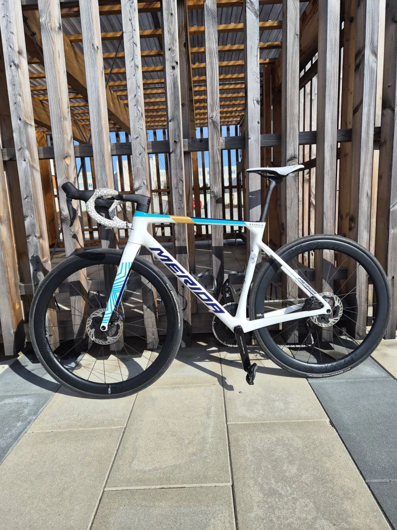 MERIDA SCULTURA TEAM Teal/Pearl(Team), Dura Ace Di2 s Wattmeterem