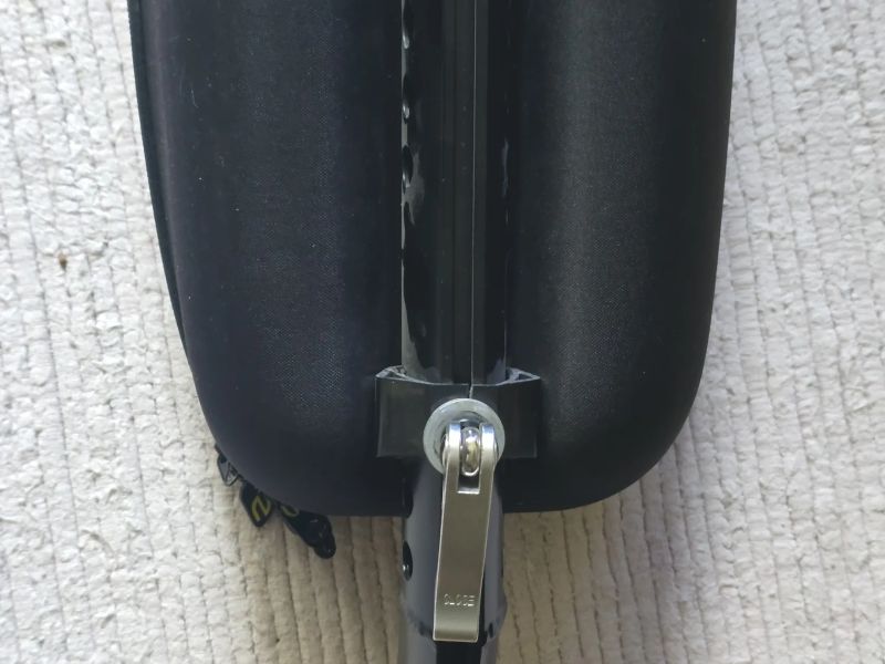 Brašna pod sedlo s nosičem