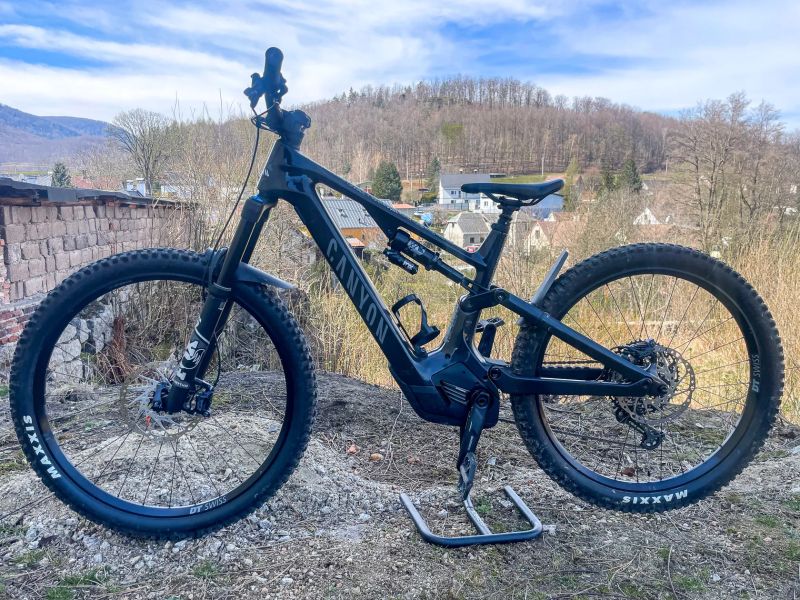 Canyon Spectral:ON CF 8 (M) – S novou 900Wh baterií!