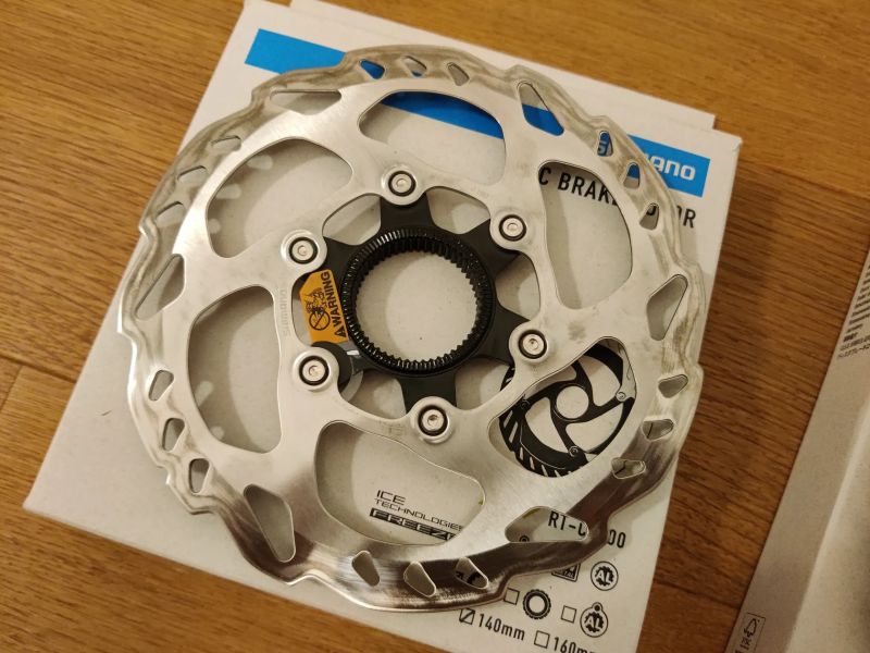 prodám kotouče Shimano CL 160 mm (RT 70 -ze sady Shimano 105) z nového kola