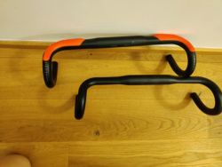 prodám řidítka Bontrager (šíře 42 a 44 cm), sundáno z nového kola 