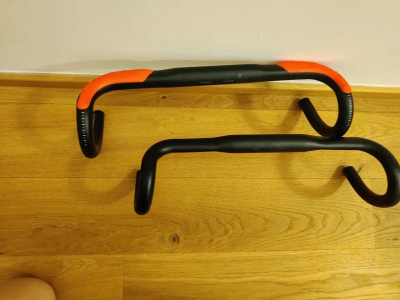 prodám řidítka Bontrager (šíře 42 a 44 cm), sundáno z nového kola 