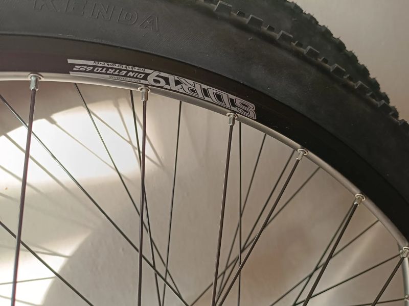 Ráfky Schurmann 29x19 zapletené s pneu Kenda Booster 29x2,2 nové