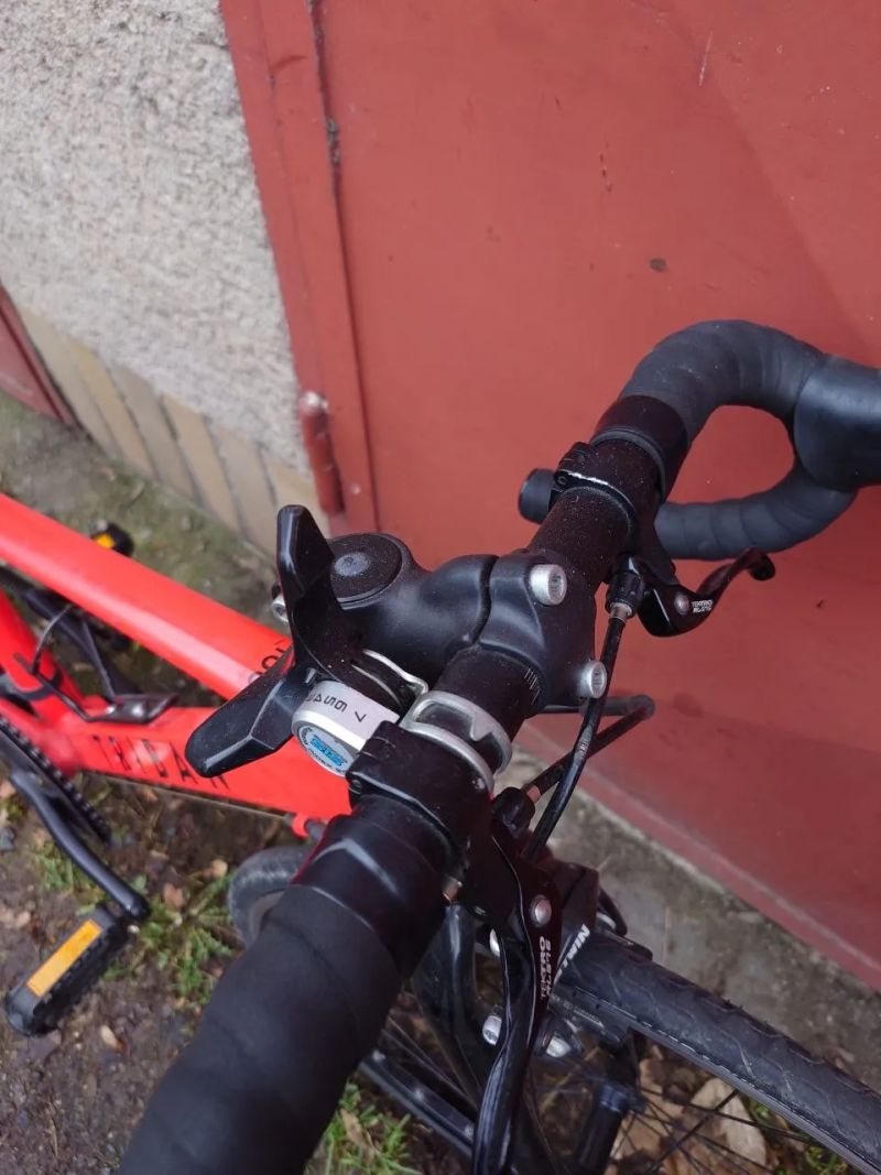 Prodám dětské silniční kolo Triban 26"