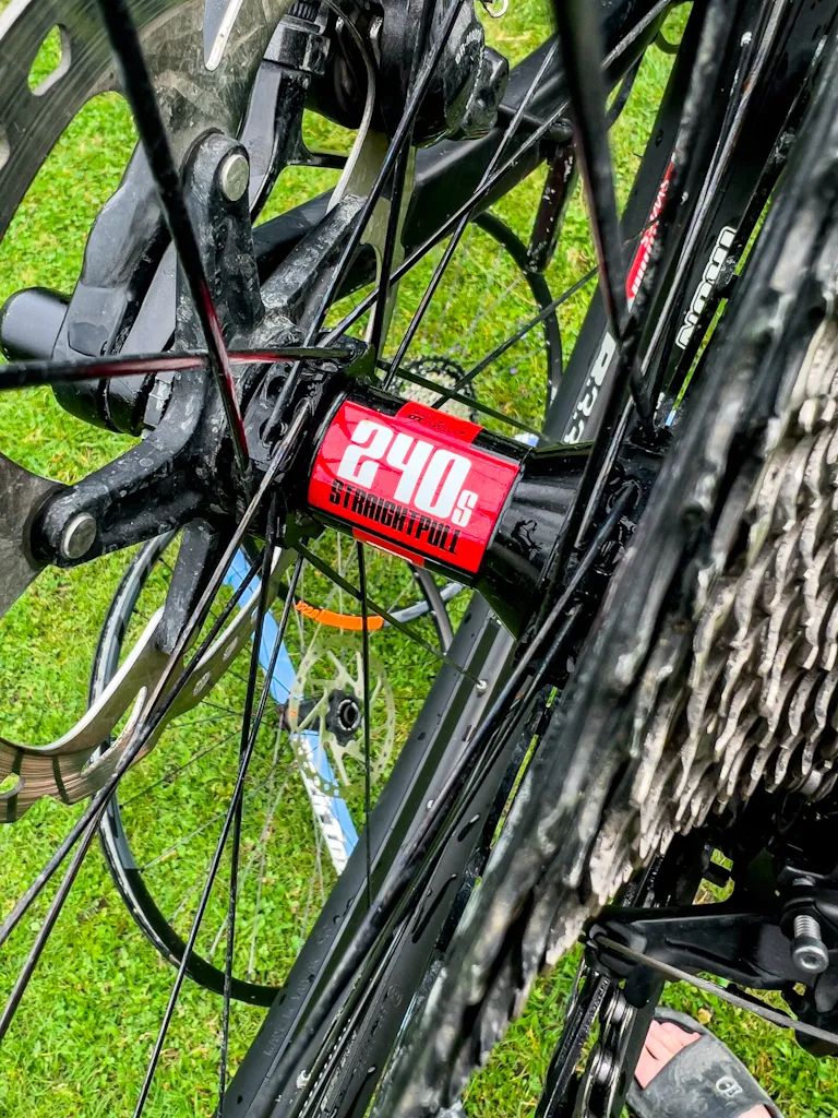 Scott Spark 710 (2017) | 2× zapletená kola | DT Swiss 240s | 12s