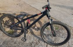 Dirtové kolo Commencal